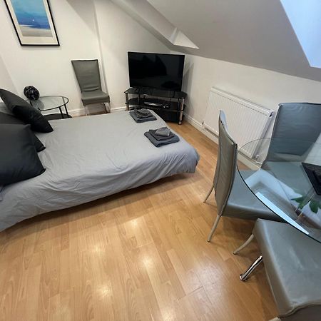 Cosy Penthouse Suite Happily Sleeps Up To Five Halifax Buitenkant foto