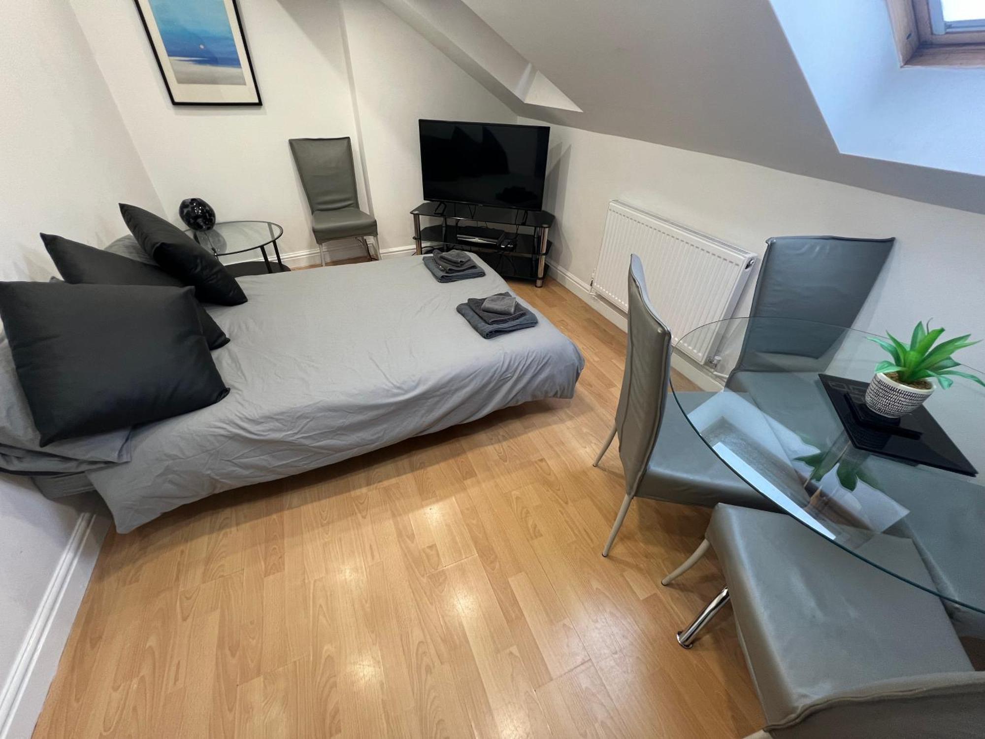 Cosy Penthouse Suite Happily Sleeps Up To Five Halifax Buitenkant foto