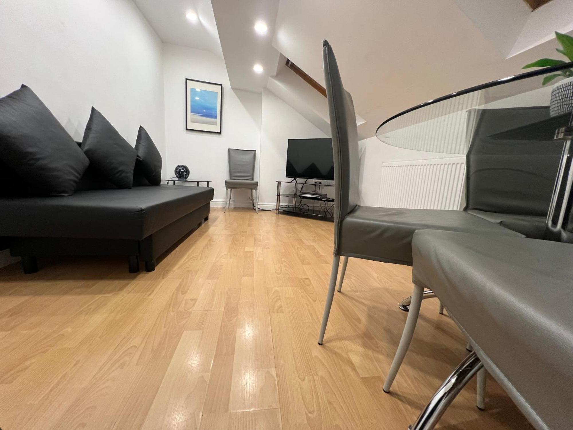 Cosy Penthouse Suite Happily Sleeps Up To Five Halifax Buitenkant foto